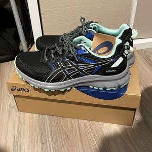 Asics Trail running shoes black